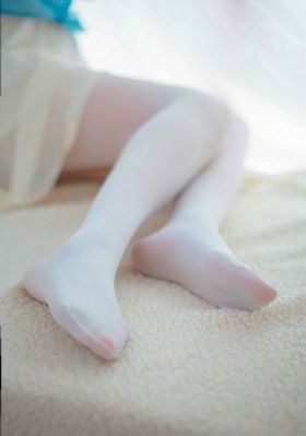 歐美風小清新女孩街拍_4K電影全集觀看
