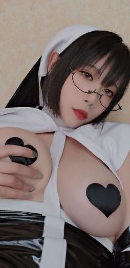 國產富二代aqq_DVD免費觀看最新